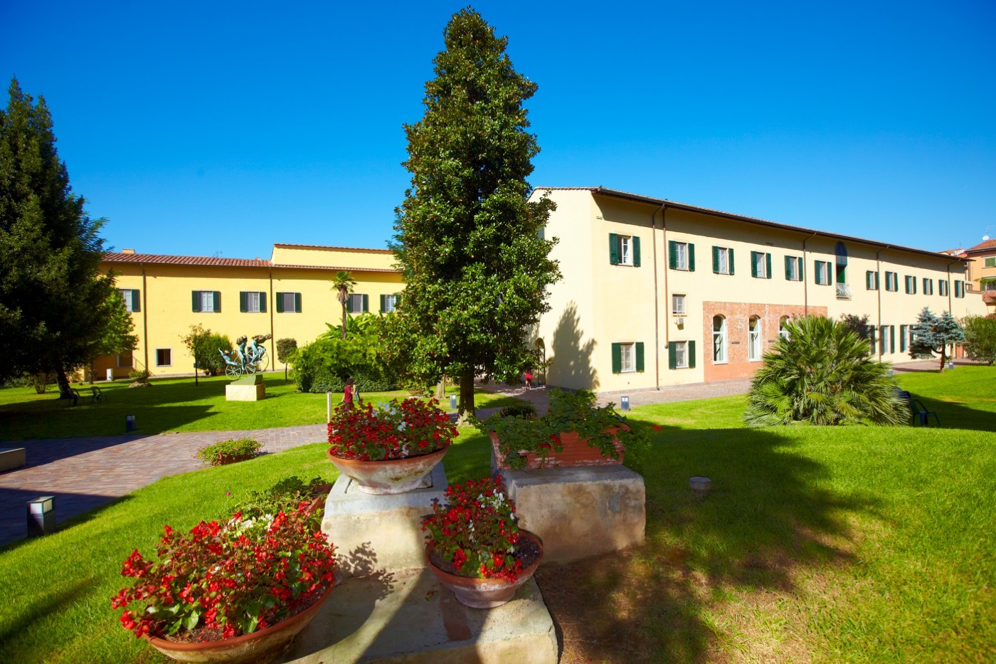 Scuola Superiore Sant'Anna Pisa