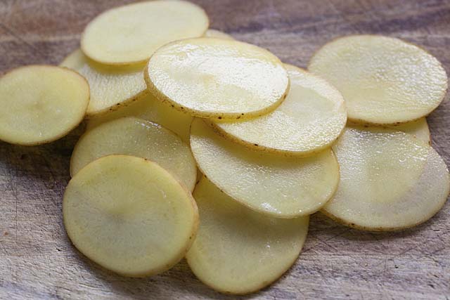 sliced-potatoes