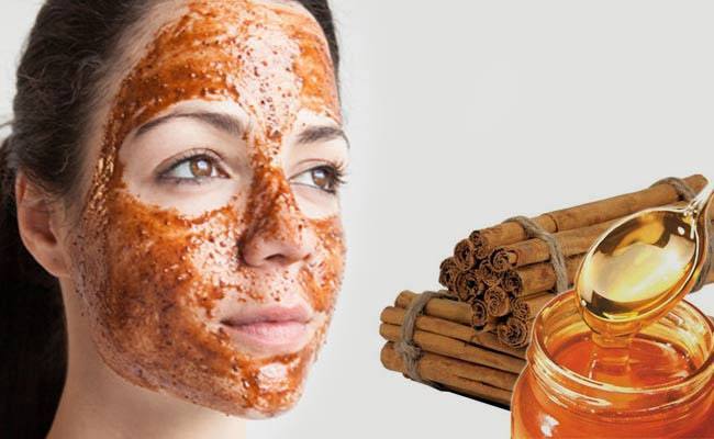 Honey And Cinnamon Powder Pack on Face to Get Rid of Dry Skin on Face